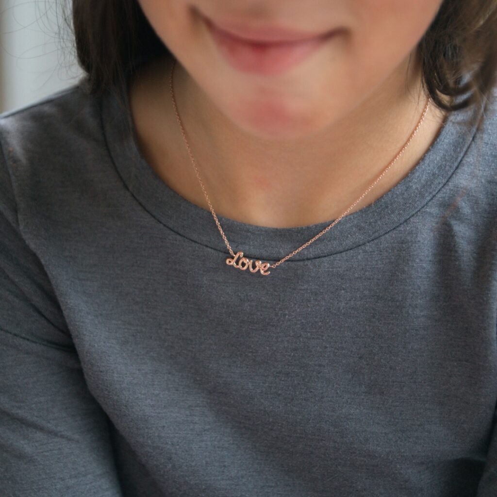 collier enfant prénom, collier enfant nom, collier enfant personnalisé, collier enfant sur mesure, thea jewelry